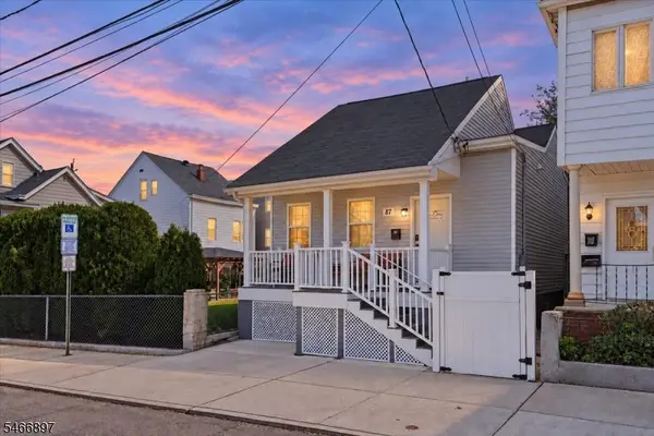 87 E 17th St, Paterson City, NJ 07524