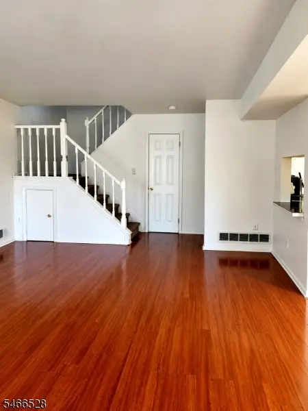 2 Almond Dr, Franklin, NJ 08873 - #3