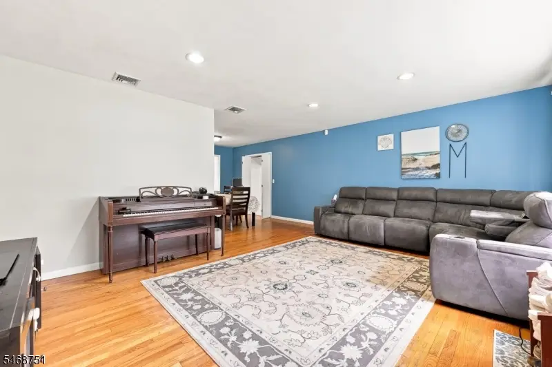 76 Page Dr, Oakland, NJ 07436 - #2