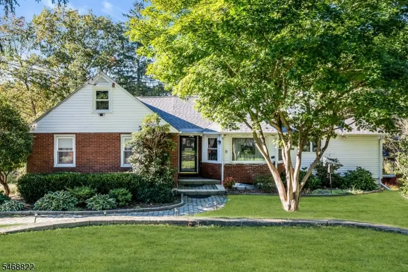 8 Lakeview Ct, Oak Ridge, NJ 07438 - #1