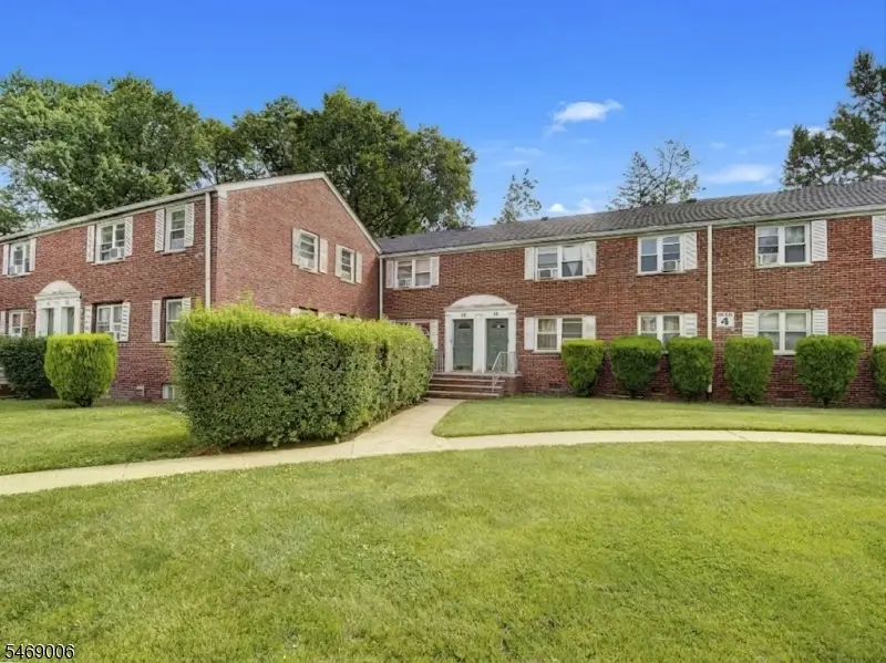 20 A Carolyn Terrace, Roselle, NJ 07203 - #2