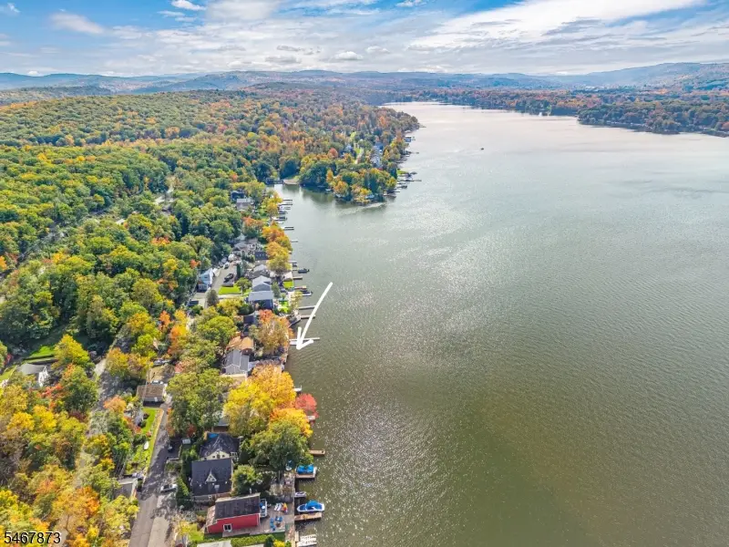 37 Lake Park Ter, Hewitt, NJ 07480 - #1