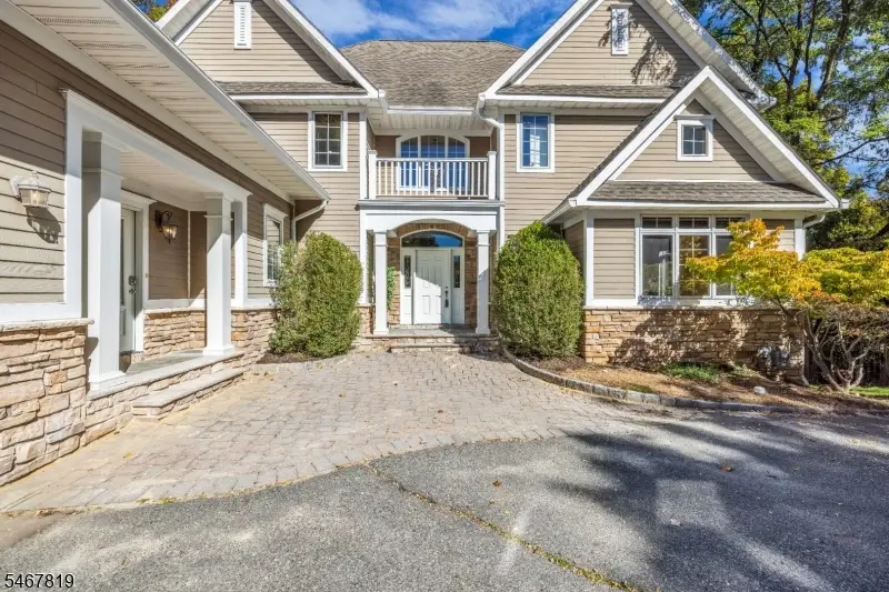 8 Chapel Hill Ct, Cedar Grove, NJ 07009 - #2