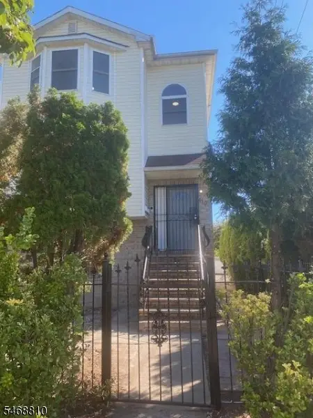 110 Fabyan Pl #2, Newark City, NJ 07112