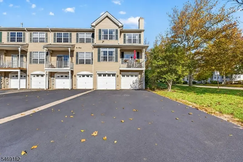 2 Windham Ct, Raritan, NJ 08822 - #3