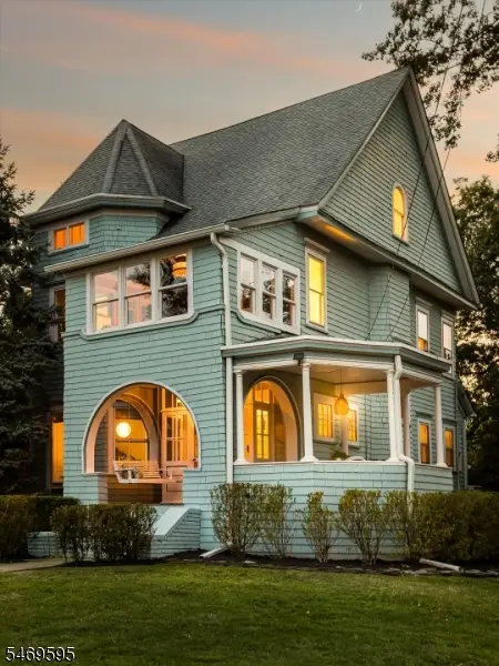 39 Oberlin St, Maplewood Twp., NJ 07040