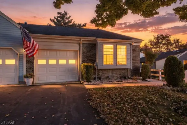 2A John Adams Ct, Monroe Twp., NJ 08831