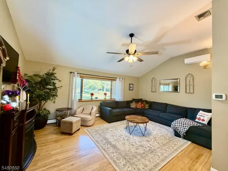 8 Hillside Ct East, Morris Plains, NJ 07950 - #2