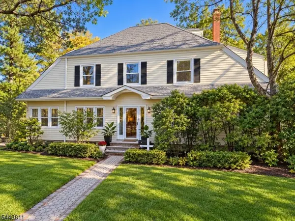 2 Woodland Rd, Maplewood Twp., NJ 07040