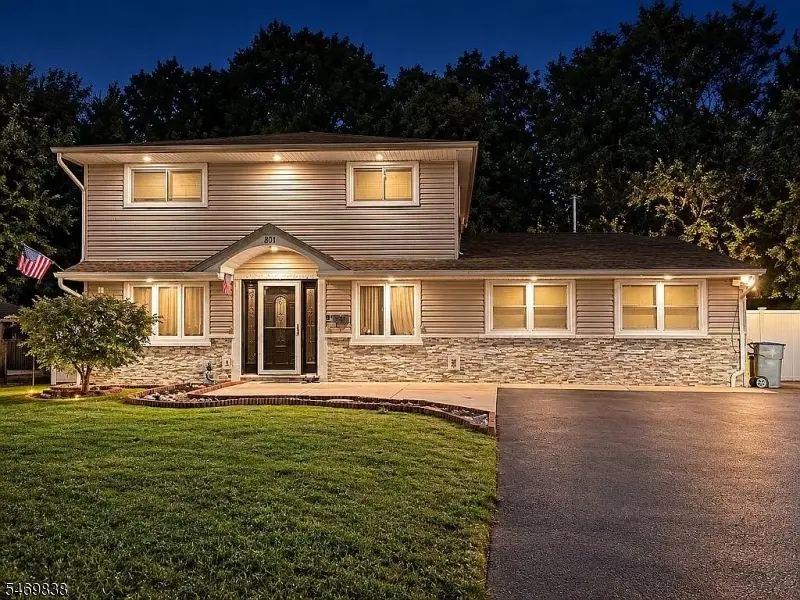 80 Stillwell Rd, Kendall Park, NJ 08824 - #1