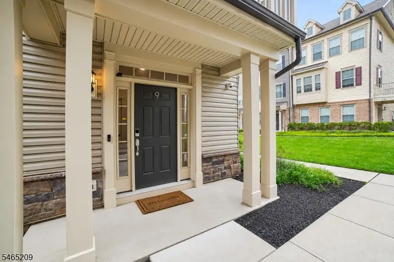 9 Haralson Ct, Livingston, NJ 07039 - #3