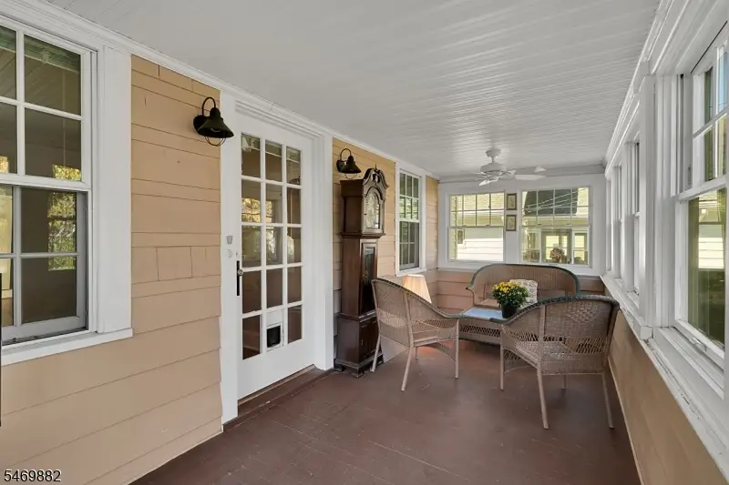 92 Chamberlain Pl, Midland Park, NJ 07432 - #2