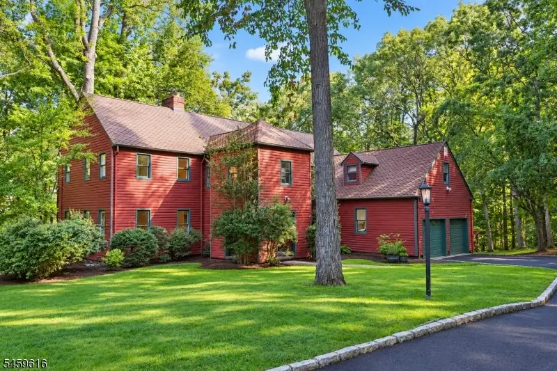 136 Crest Dr, Berkeley Heights, NJ 07901 - #1