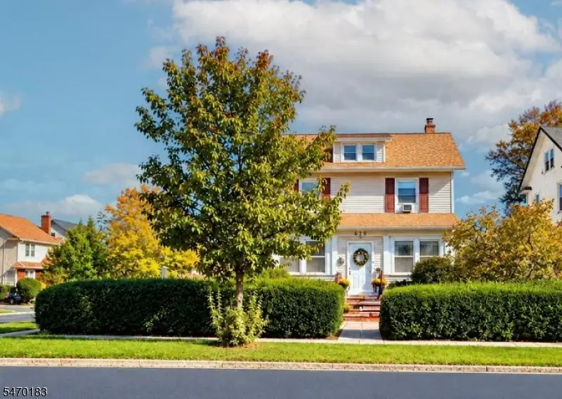 629 Chestnut St, Roselle Park, NJ 07204 - #1