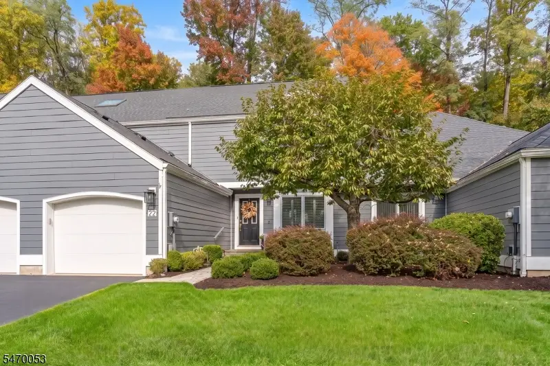 22 Nottingham Ct, Morris, NJ 07960 - #1