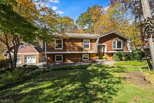 8 Tall Oaks Dr, Jefferson Twp., NJ 07438