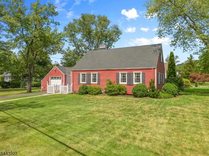 550 Ayres Ave, North Plainfield, NJ 07063 - #1