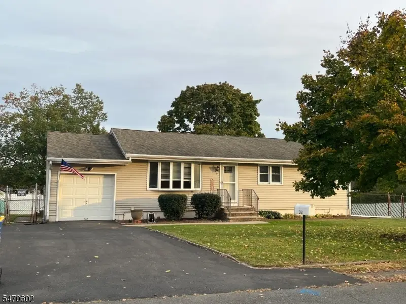 33 Sumner Ave, Franklin, NJ 08873 - #1