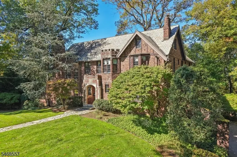 54 Rensselaer Rd, Essex Fells, NJ 07021 - #2