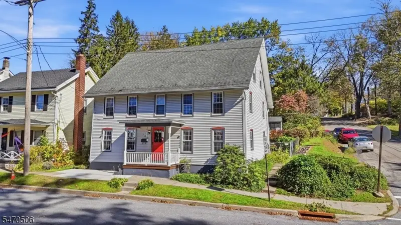 302 Market St, Belvidere, NJ 07823 - #1