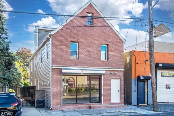 581 E 18th St, Paterson City, NJ 07514