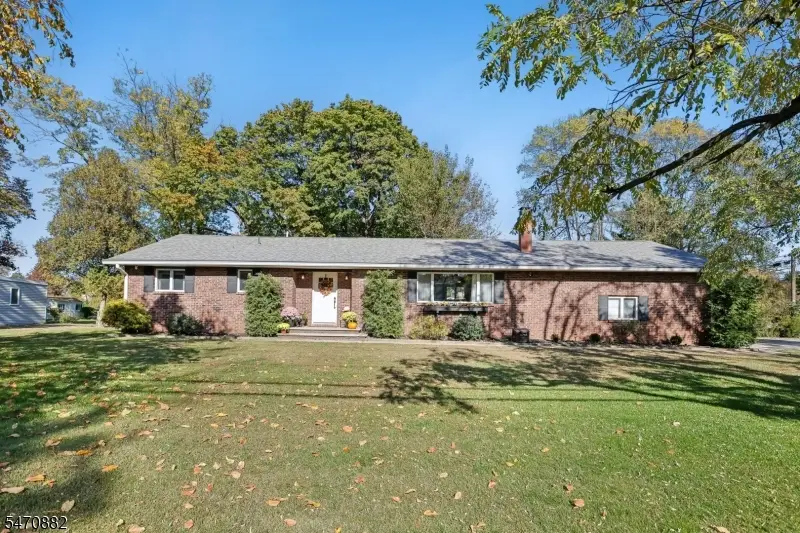 35 Walnut Ave, Franklin, NJ 08873 - #1