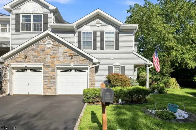 17 Hanna Ln, Laurence Harbor, NJ 08879 - #1