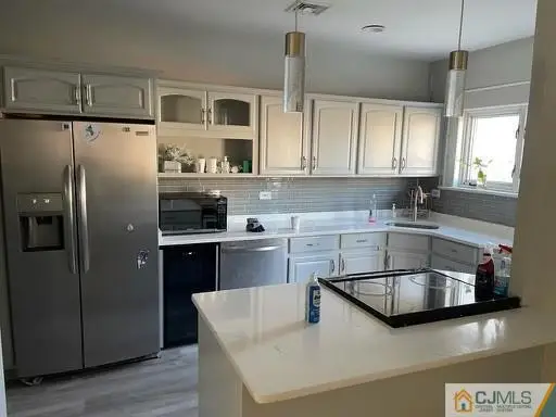 -765 Mary Street, Perth Amboy, NJ 08861
