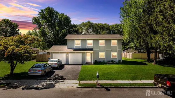 -4 Bedford Court, Mount Holly, NJ 08060