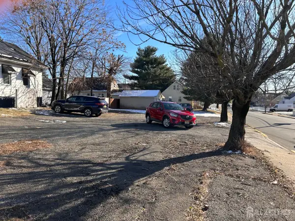 -636 King Georges Road, Fords, NJ 08863