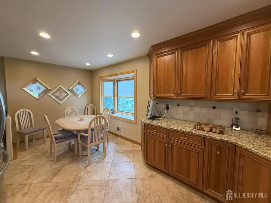 -5 Macintosh Court, East Brunswick, NJ 08816 - Image #3