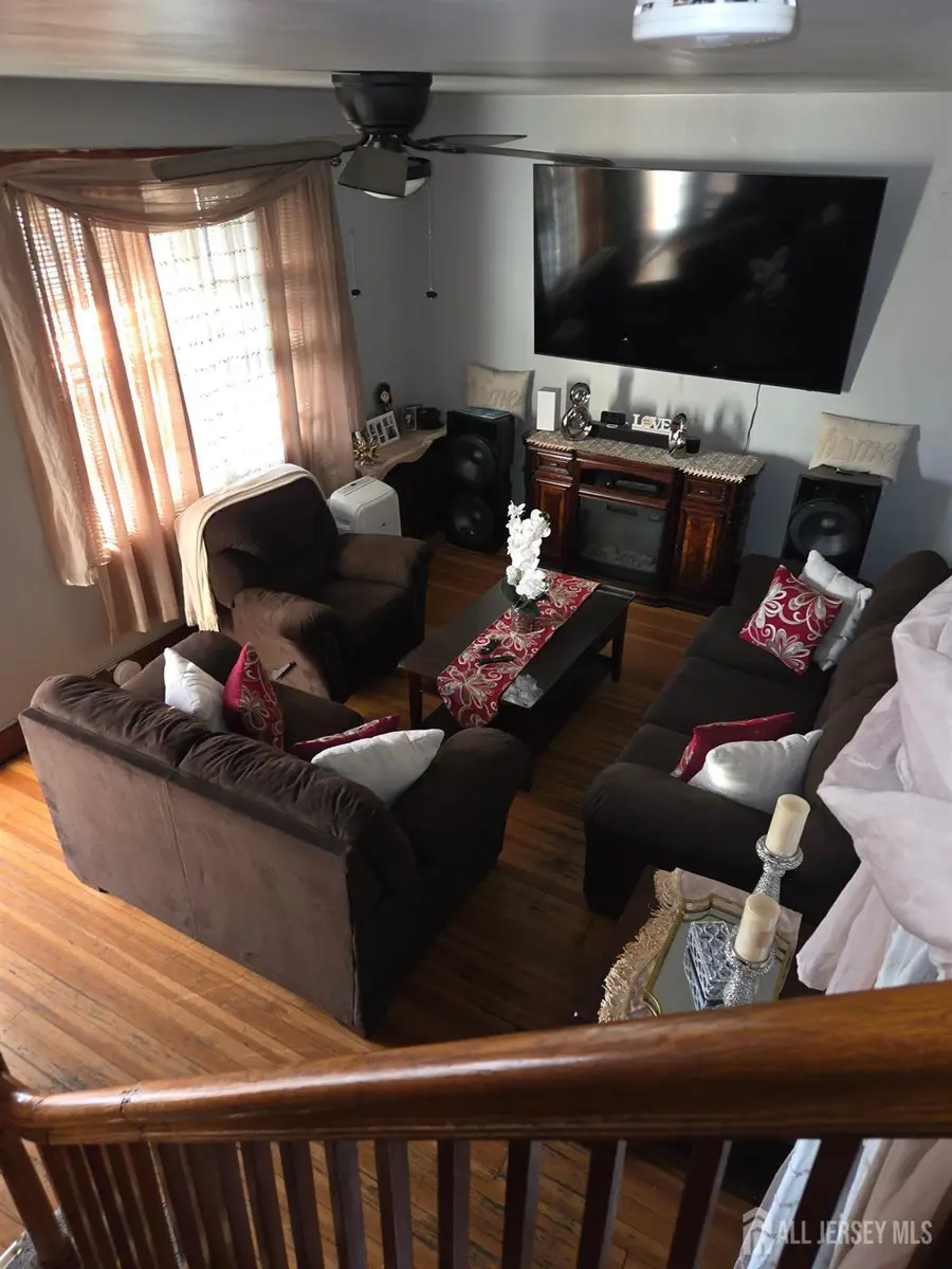 -552 Compton Avenue, Perth Amboy, NJ 08861 - Image #3