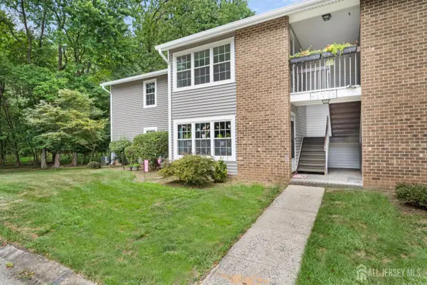 -89 Pennsylvania Way, North Brunswick, NJ 08902