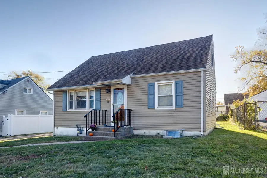 -111 Longview Circle E, Fords, NJ 08863 - Image #2