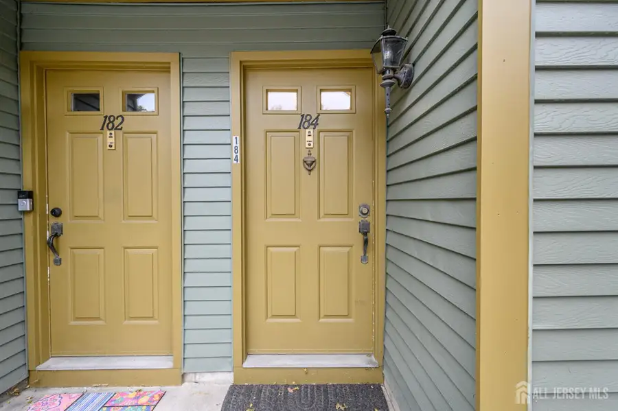 -184 Edinburgh Court, Matawan, NJ 07747 - Image #2