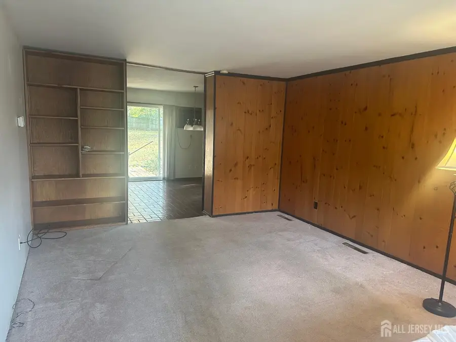 -22 Richford Road, Kendall Park, NJ 08824 - Image #2