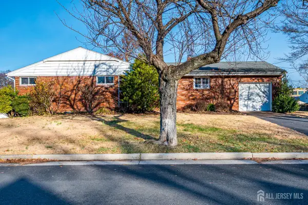 -130 Woodrow Avenue, Piscataway, NJ 08854