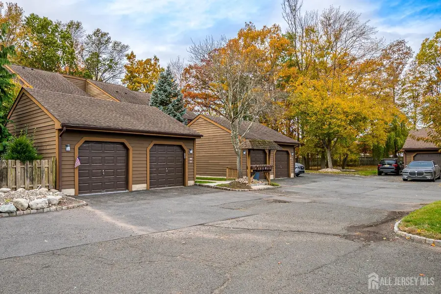 -145 Maplewood Court, Edison, NJ 08820 - Image #2