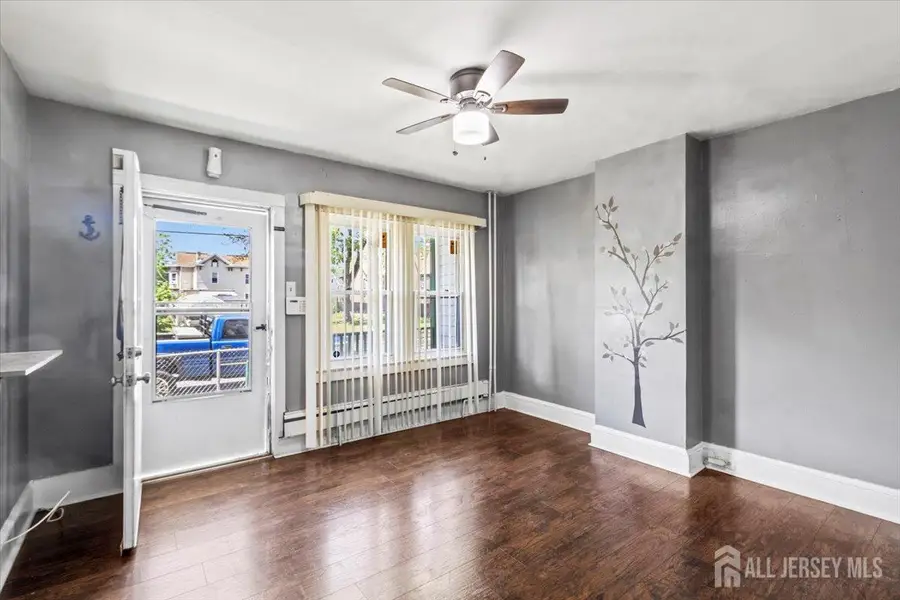 -636 Elizabeth Street, Beverly, NJ 08010 - #3