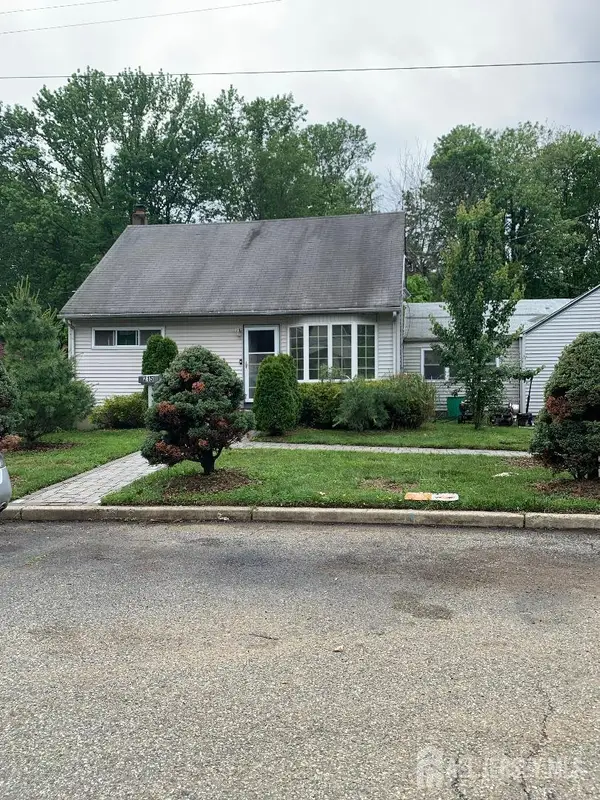 -215 Edgeview Road, Keyport, NJ 07735