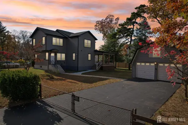 -102 Fernhead Avenue, Spotswood, NJ 08884