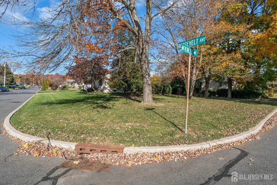 -32 Roosevelt Avenue, East Brunswick, NJ 08816 - Image #2