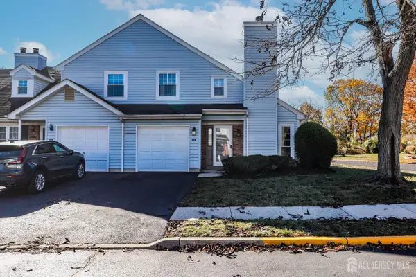 -288 Waterlou Court, Franklin Twsp, NJ 08873