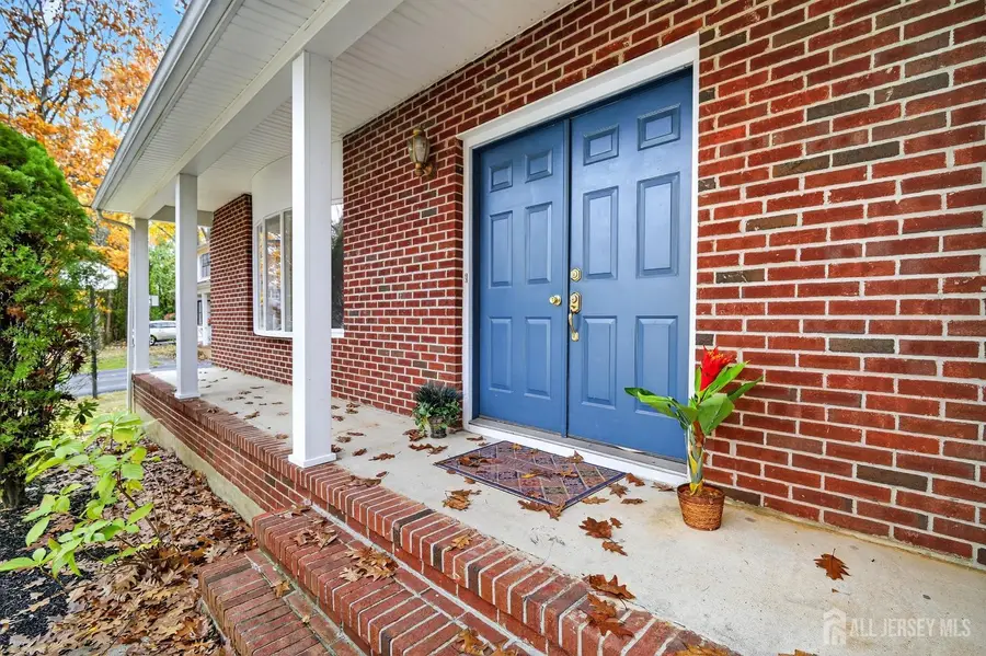 -8 Wright Court, East Brunswick, NJ 08816 - Image #2