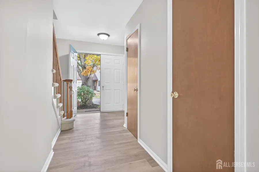 -8 Wright Court, East Brunswick, NJ 08816 - Image #3