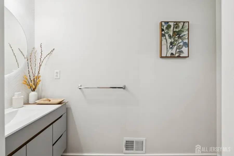 -16 Harbor Bay Circle, Laurence Harbor, NJ 08879 - Image #3