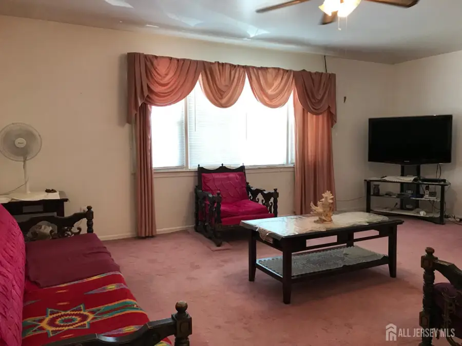 -689 Mary Street, Perth Amboy, NJ 08861 - Image #2