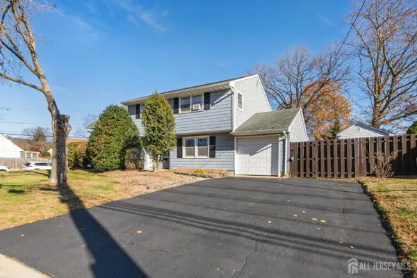 -52 Greenbrook Road, Middlesex, NJ 08846
