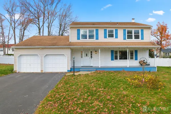 -7 Oberlin Court, Edison, NJ 08820