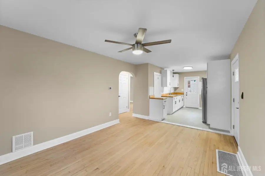 -643 Concord Circle, Ewing Township, NJ 08618 - Image #3